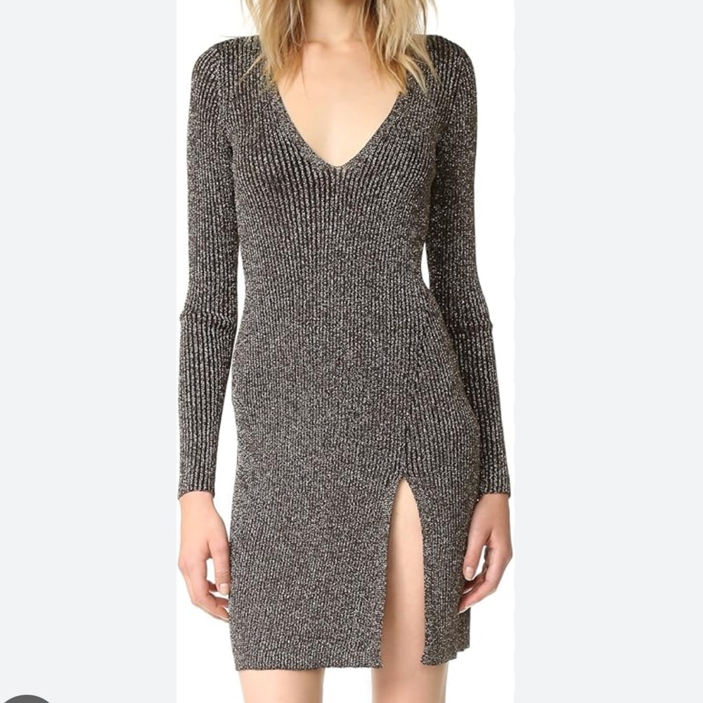 Bodycon dress w/ slit